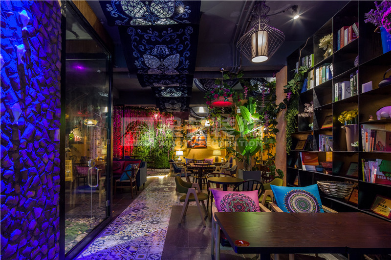 大化“因?yàn)樗浴笨Х壬铕^200平過(guò)道裝修設(shè)計(jì)實(shí)景圖