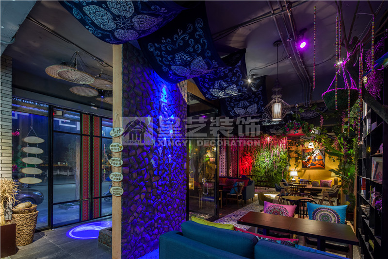 大化“因?yàn)樗浴笨Х壬铕^200平整體裝修設(shè)計(jì)實(shí)景圖