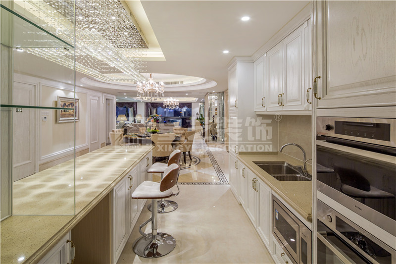 南湖名都廣場328平廚房裝修實(shí)景