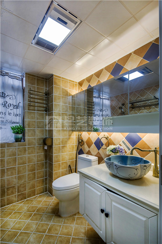 鳳嶺山語(yǔ)城89平美式地中海洗手間裝修實(shí)景圖