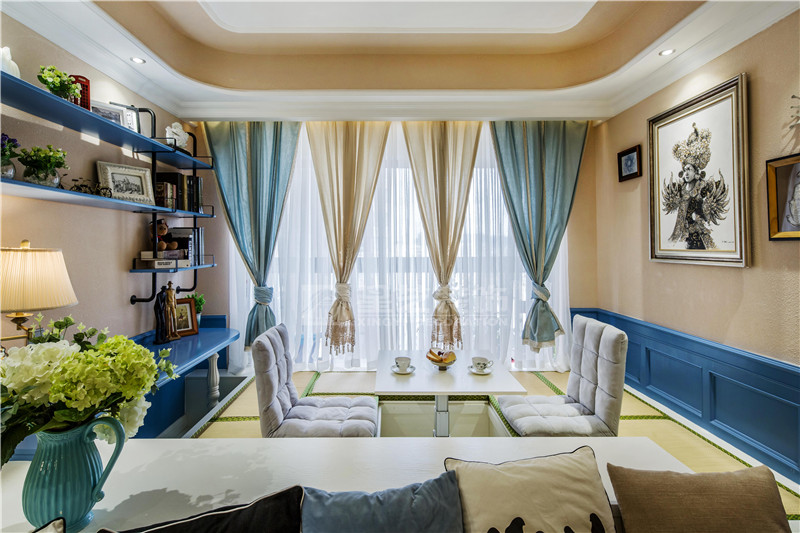 鳳嶺山語(yǔ)城89平美式地中?？蛷d裝修實(shí)景圖