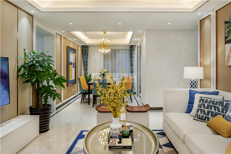 榮和悅瀾山109平客廳裝修實景圖