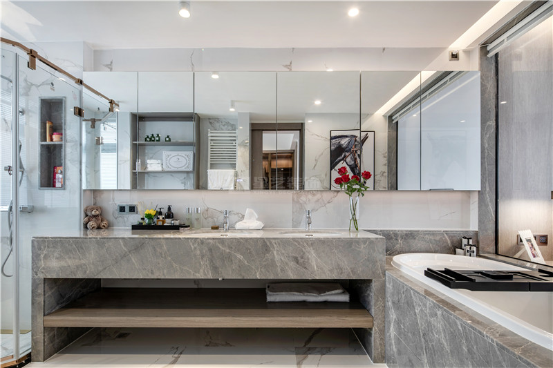 華發(fā)國賓壹號120平衛(wèi)生間裝修實(shí)景圖