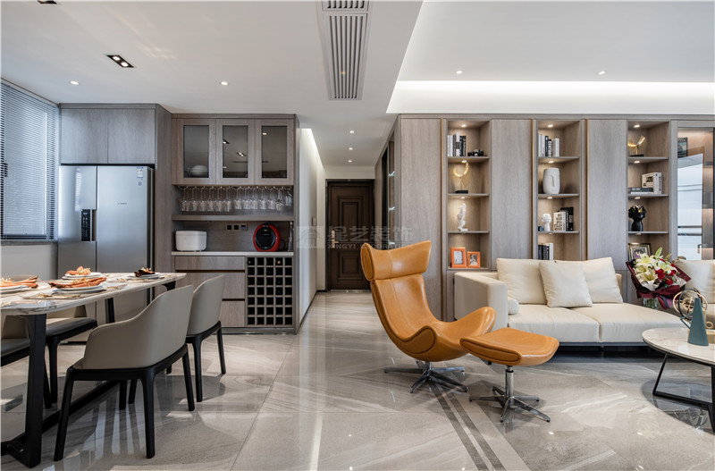 華發(fā)國賓壹號120平客餐廳裝修實(shí)景圖