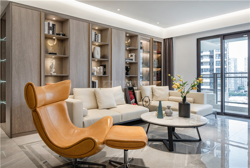 華發(fā)國賓一號120平客廳裝修實(shí)景圖