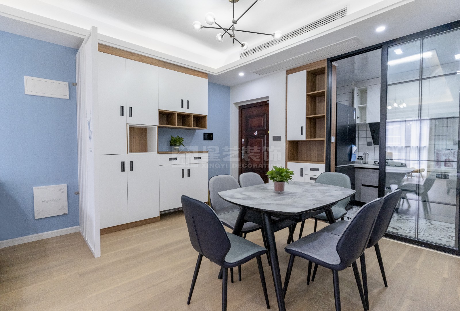 廣源大都會(huì)90平餐廳裝修實(shí)景圖