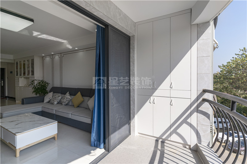 金灣花城113平陽臺(tái)裝修實(shí)景圖