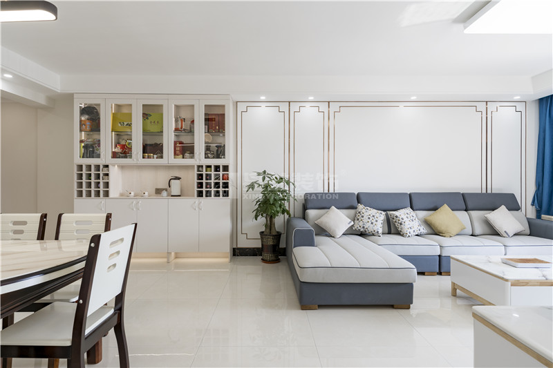 金灣花城113平客廳裝修實(shí)景圖