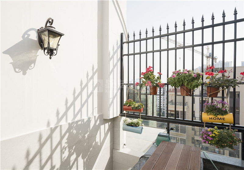 翡翠時光240平復式陽臺裝修實景圖