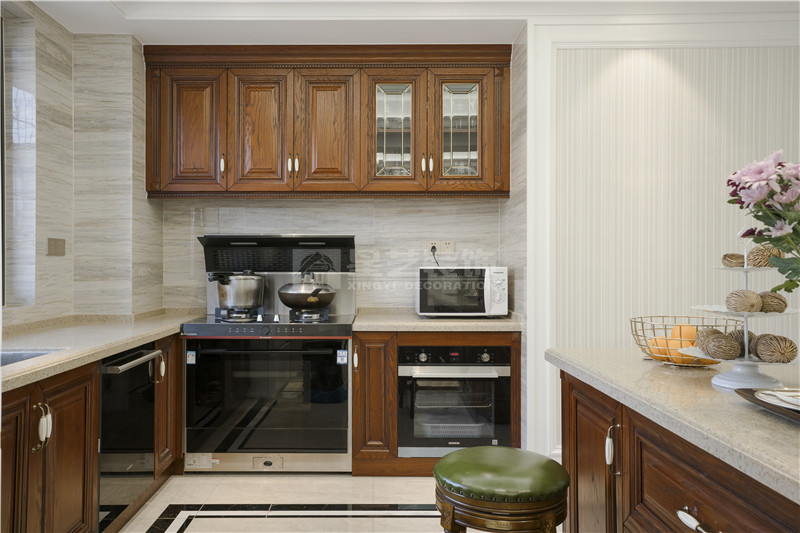 翡翠時光240平復式廚房裝修實景圖