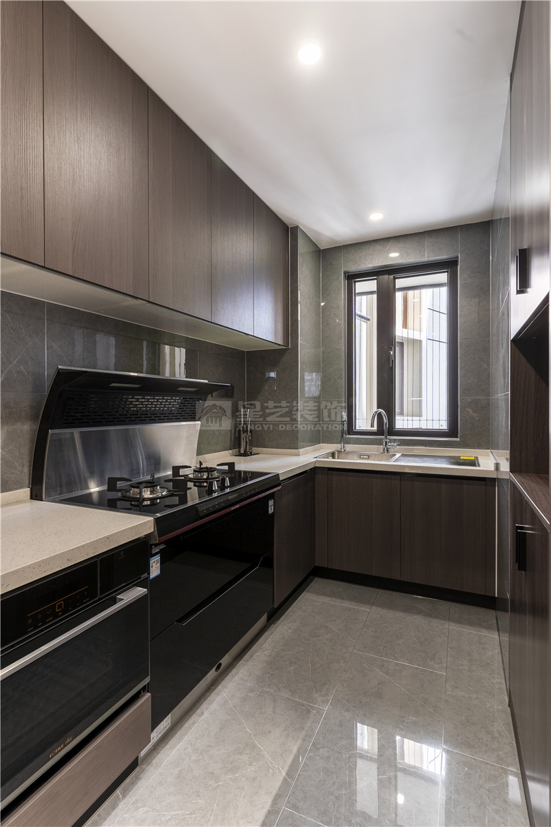 三祺和順園140平廚房裝修實(shí)景圖