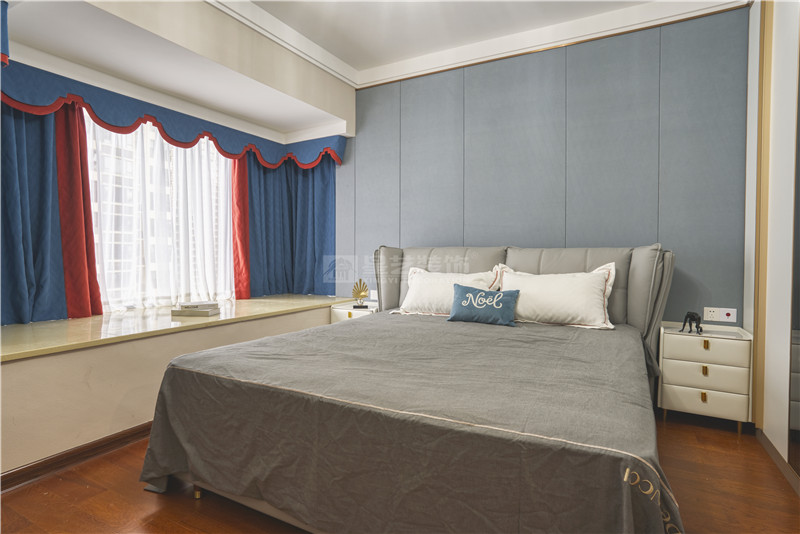 保利翎峰臺(tái)150平主臥裝修實(shí)景圖