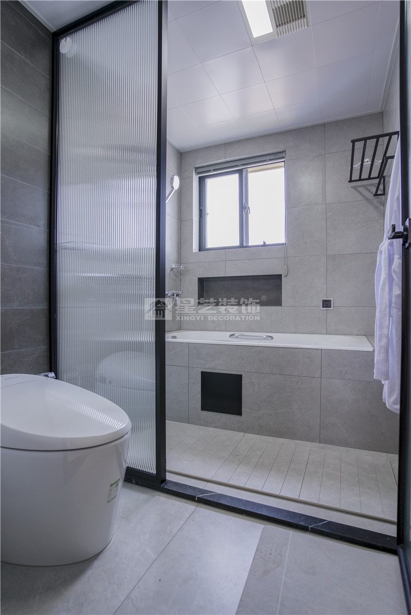 單位房140平衛(wèi)生間裝修實景圖