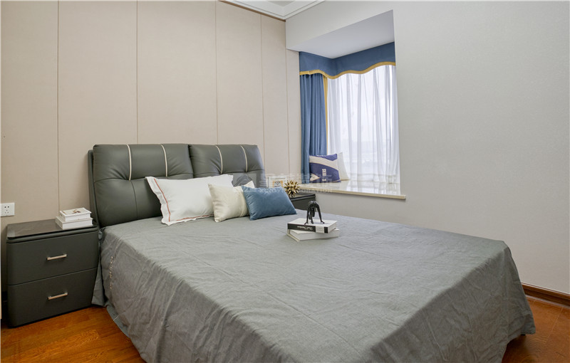 保利翎峰臺(tái)150平次臥裝修實(shí)景圖