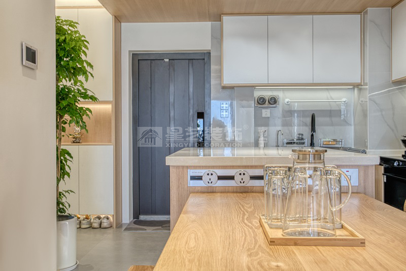 單位房 139平日式風格入戶玄關(guān)裝修實景圖