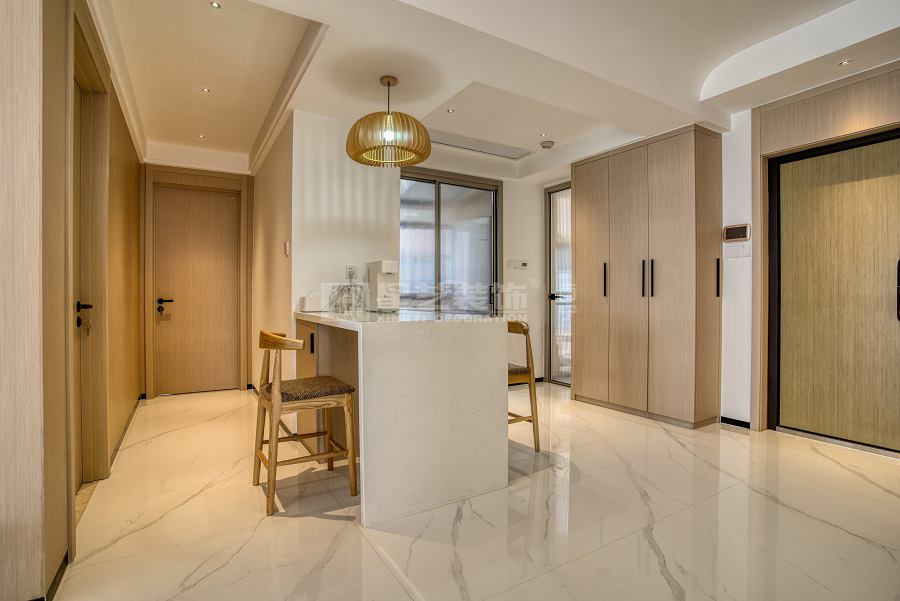 保利冠江墅143平原木風(fēng)格吧臺裝修實景