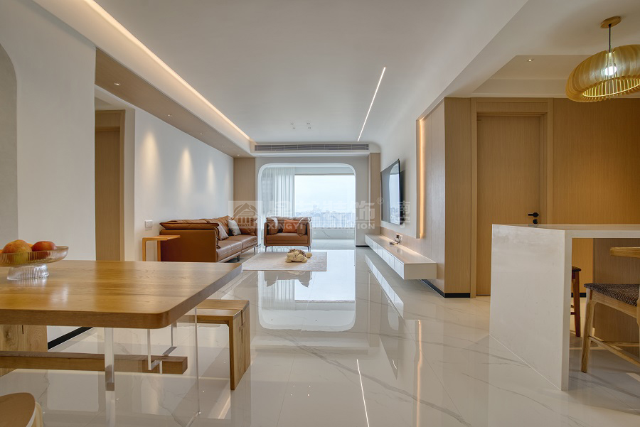 保利冠江墅143平原木風(fēng)格客廳裝修實景