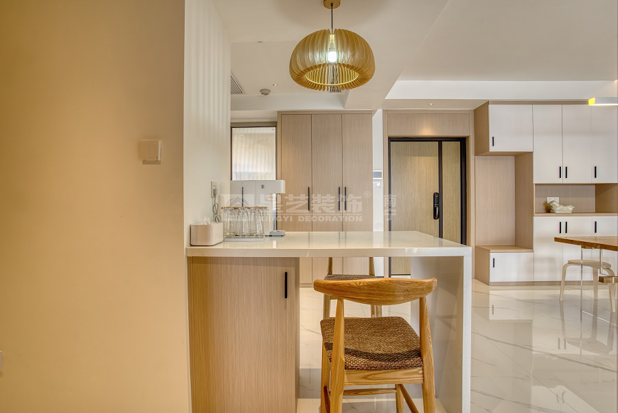 保利冠江墅143平原木風(fēng)格吧臺裝修實景