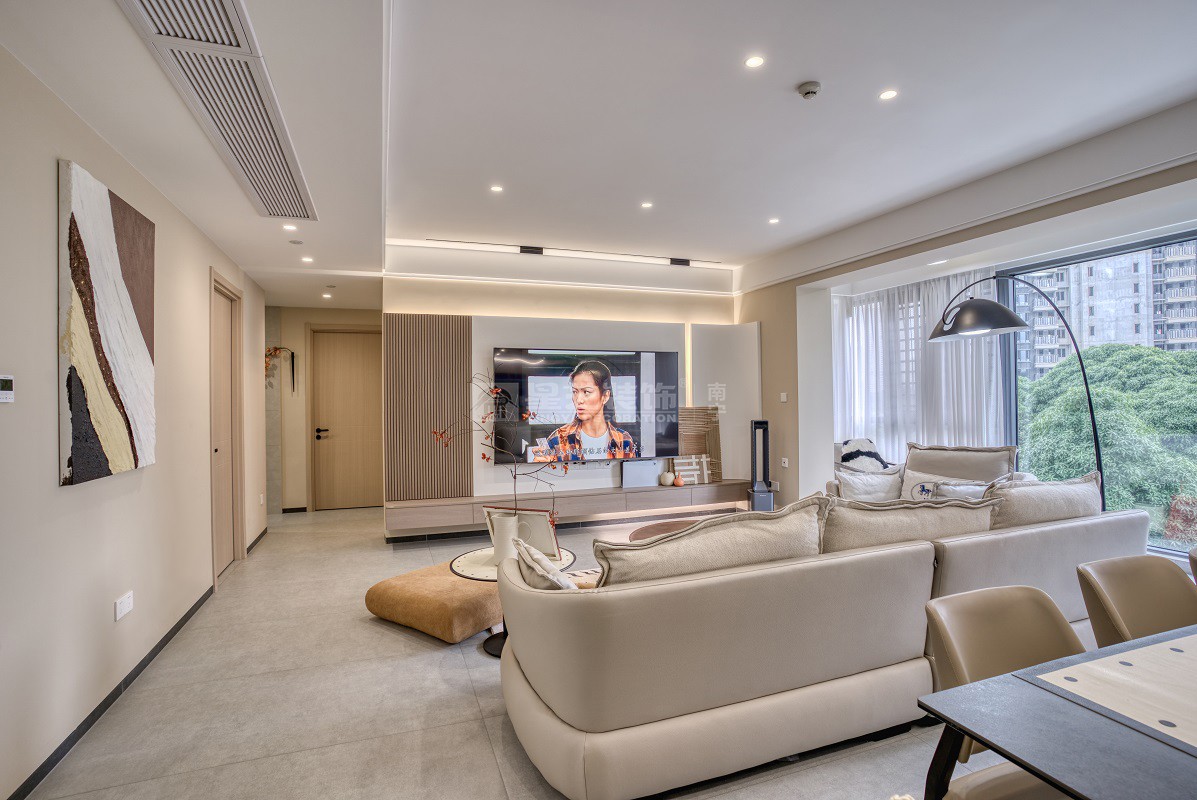 華潤西園悅府149平客廳裝修實景