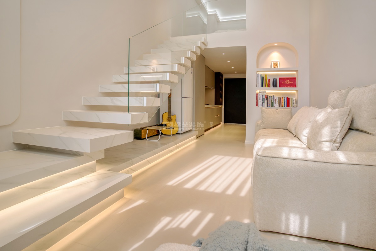 云創(chuàng)谷loft30平現(xiàn)代風(fēng)格裝修實景