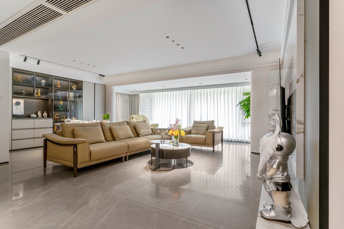 保利天悅臺129平現(xiàn)代簡約風格客廳裝修實景