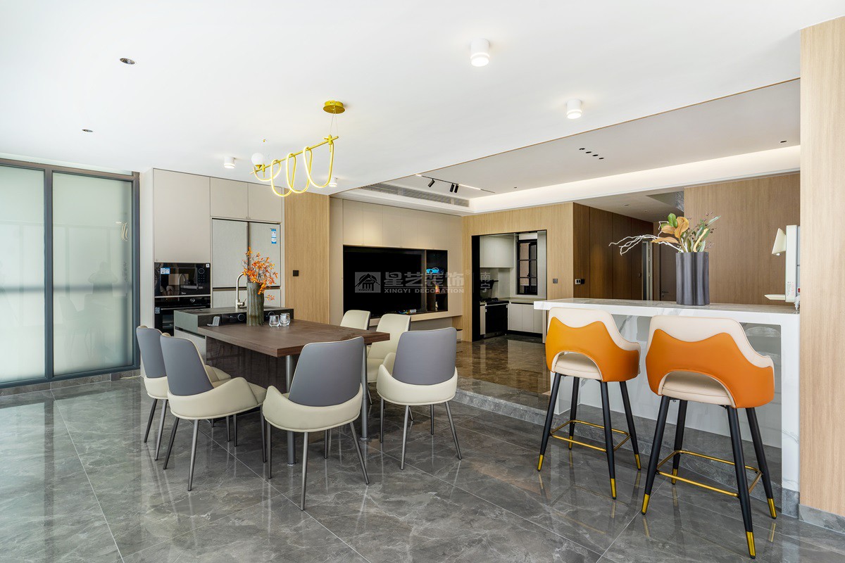 建發(fā)五象印月140平現(xiàn)代風(fēng)格餐廳裝修實(shí)景
