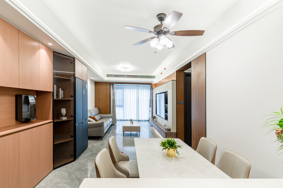 江南中心100平現(xiàn)代簡(jiǎn)約餐廳裝修實(shí)景