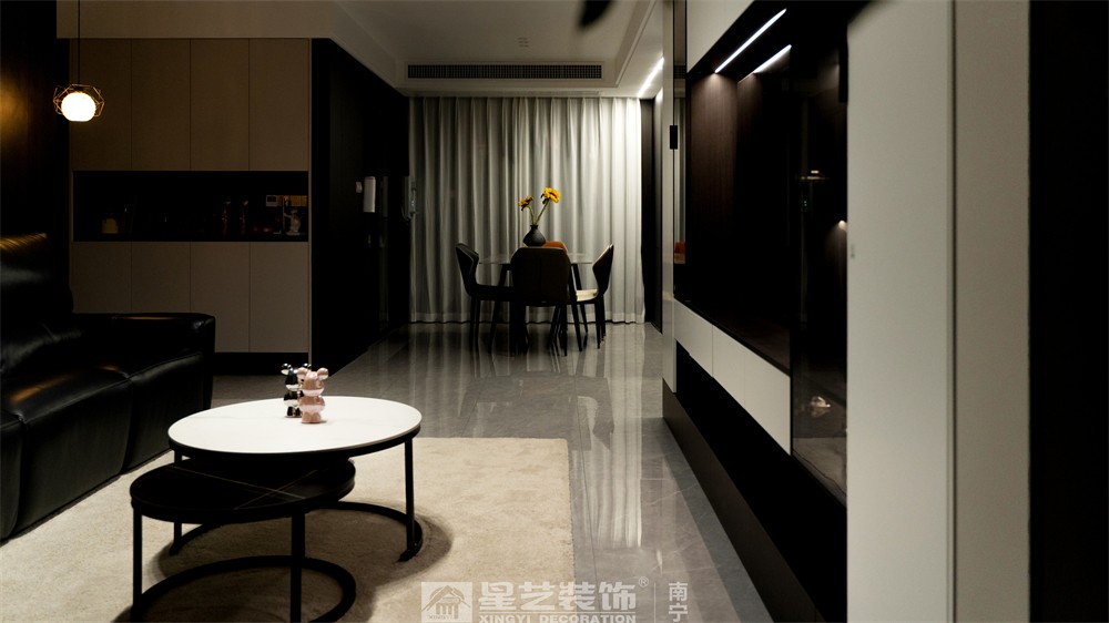 保利領譽府132平現(xiàn)代簡約客廳裝修實景