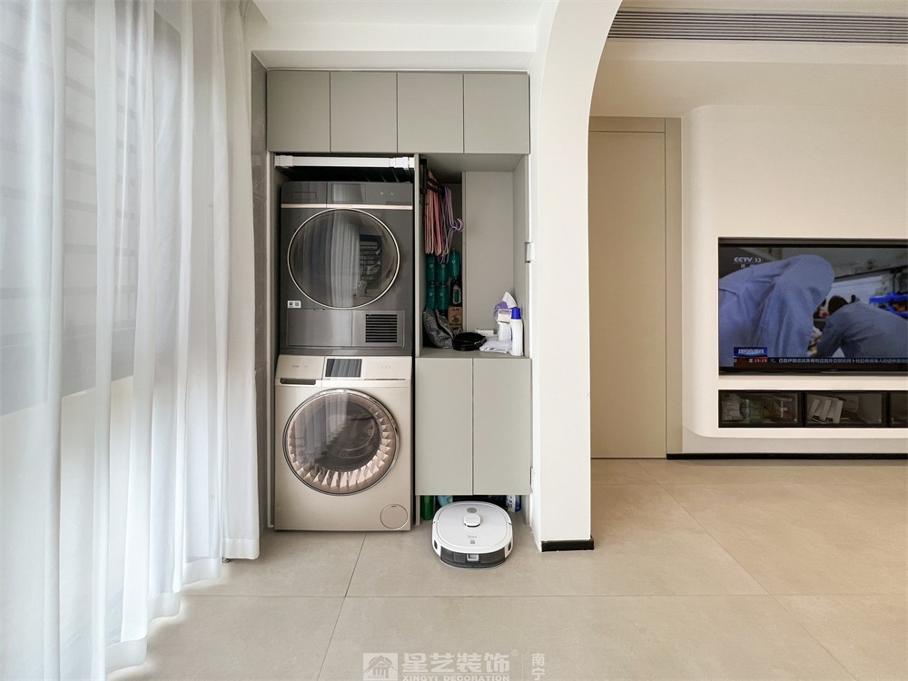 錦繡銘城80平現(xiàn)代簡(jiǎn)約陽臺(tái)裝修完工實(shí)景