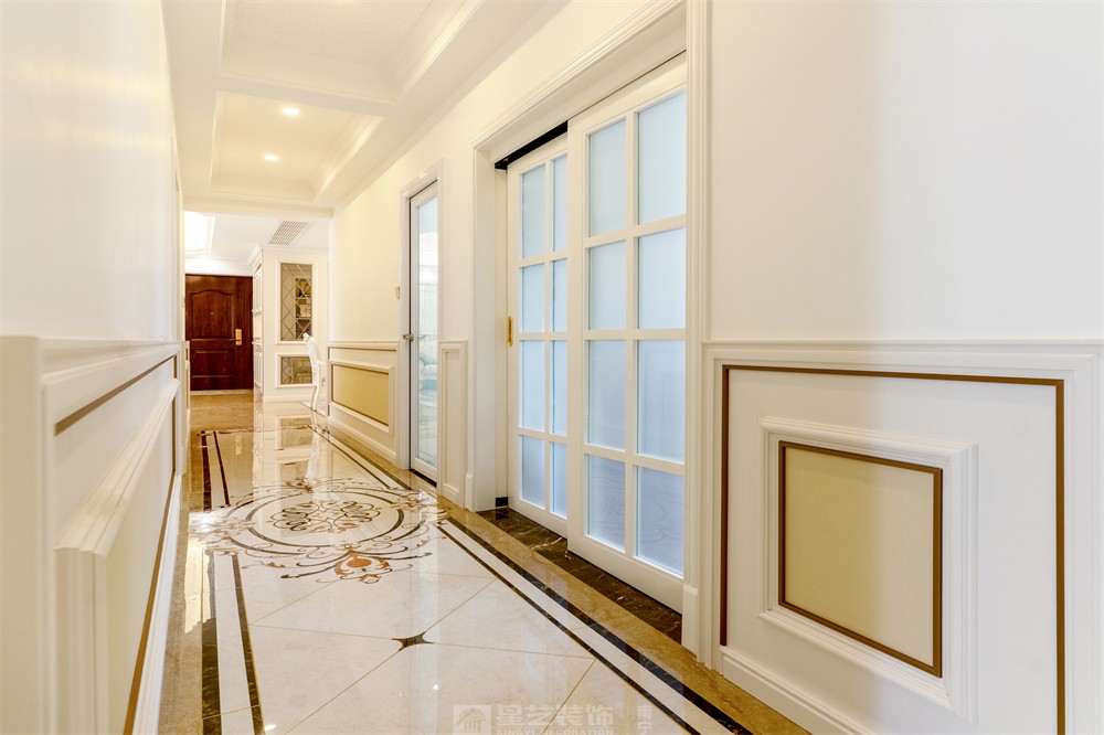 盛科城120平法式裝修過道實景