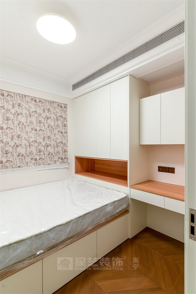 星海銀沙100平中古風(fēng)臥室裝修實景