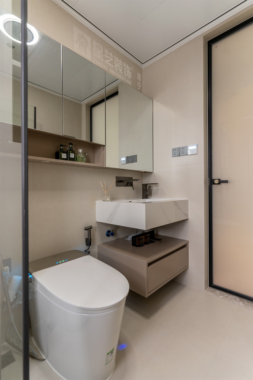 華潤(rùn)西園悅府118平現(xiàn)代簡(jiǎn)約衛(wèi)生間裝修完工實(shí)景圖