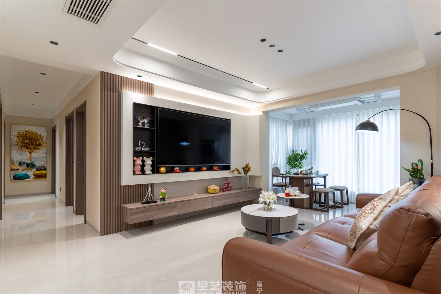 嘉逸城120平現(xiàn)代風格客廳裝修完工實景圖