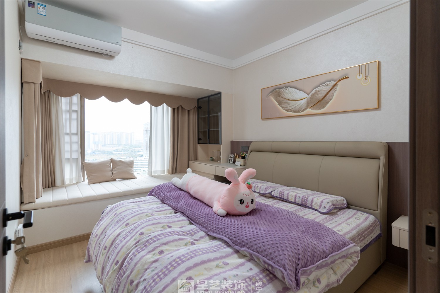 嘉逸城120平現(xiàn)代風格臥室裝修完工實景圖