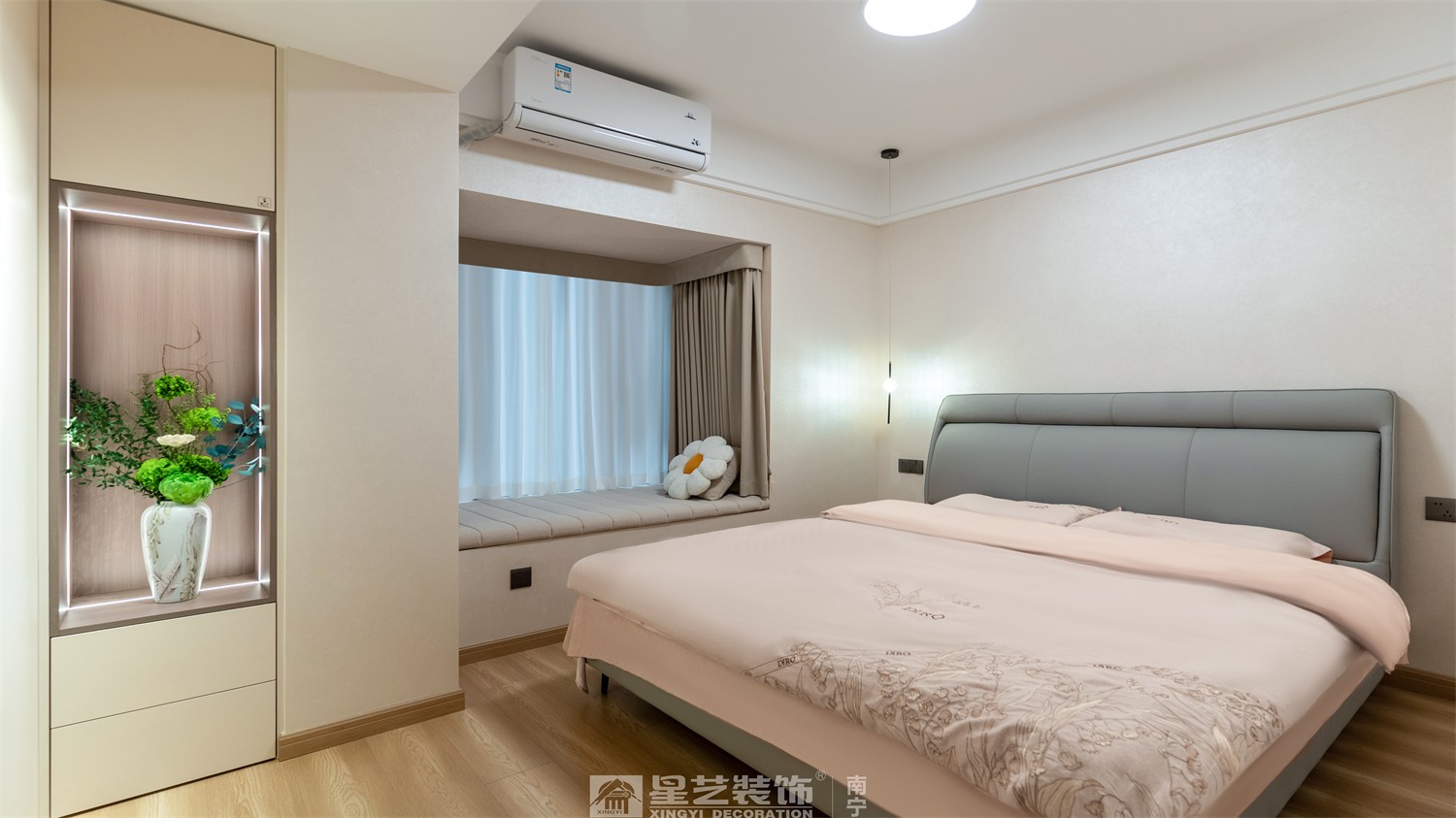 嘉逸城147平現(xiàn)代風格臥室裝修完工實景圖