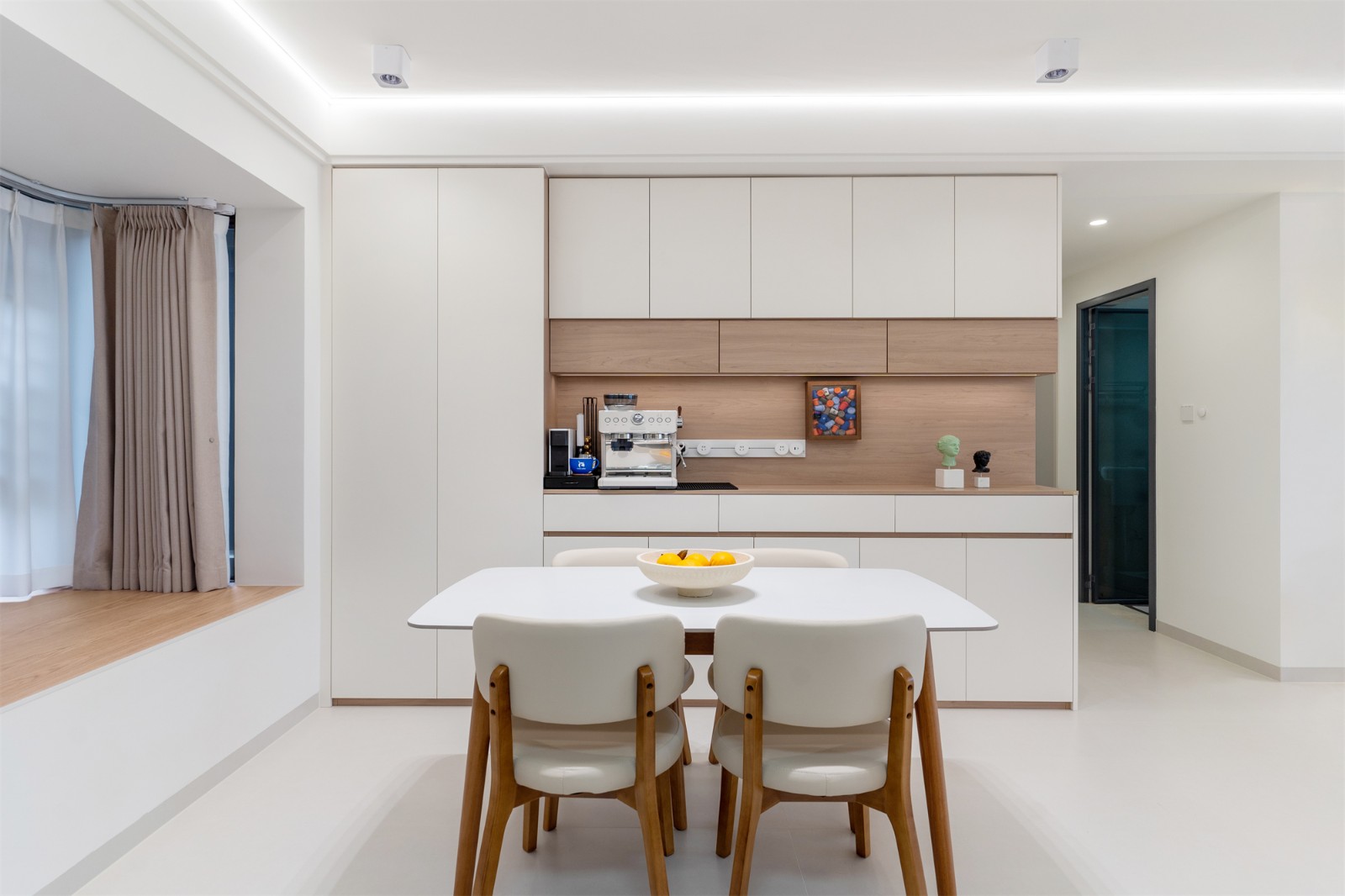 大唐新希望臻園116平奶油風(fēng)餐廳裝修實景圖