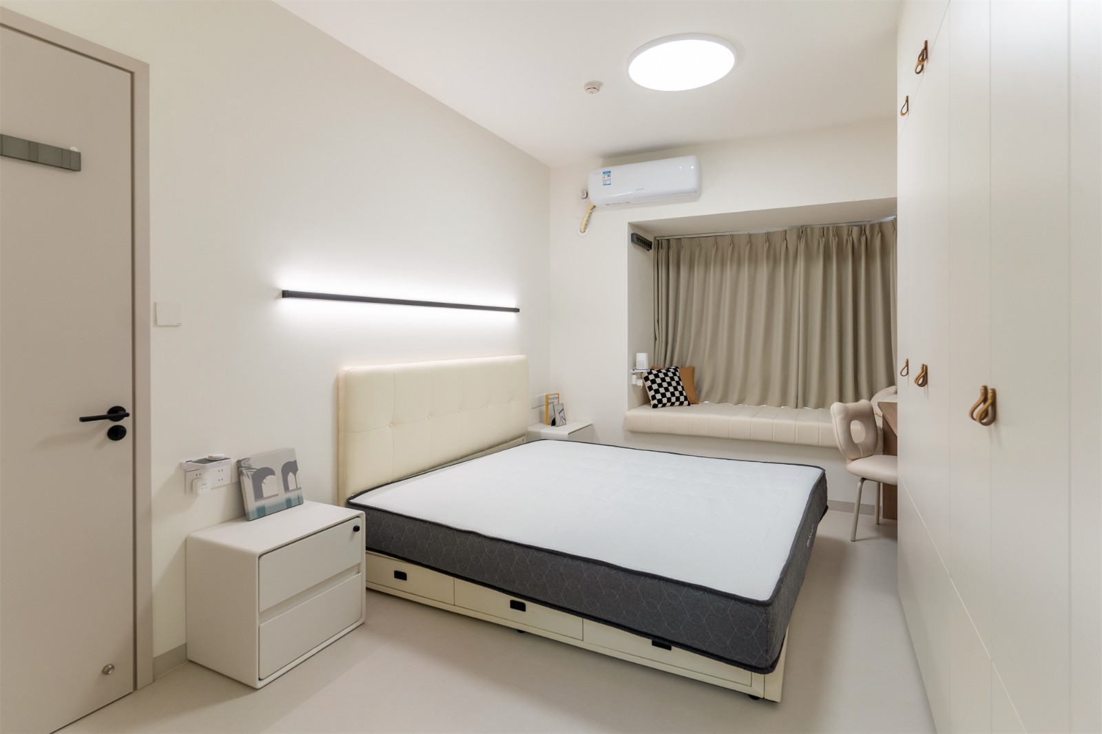 大唐新希望臻園116平奶油風(fēng)臥室裝修實景圖