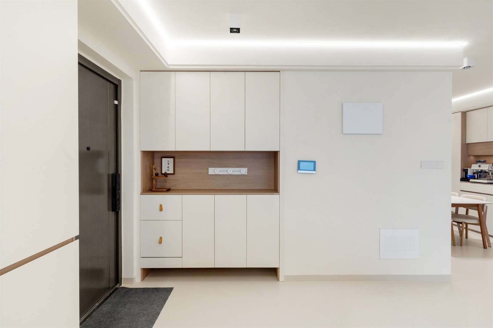 大唐新希望臻園118平奶油風(fēng)入戶玄關(guān)裝修實景圖