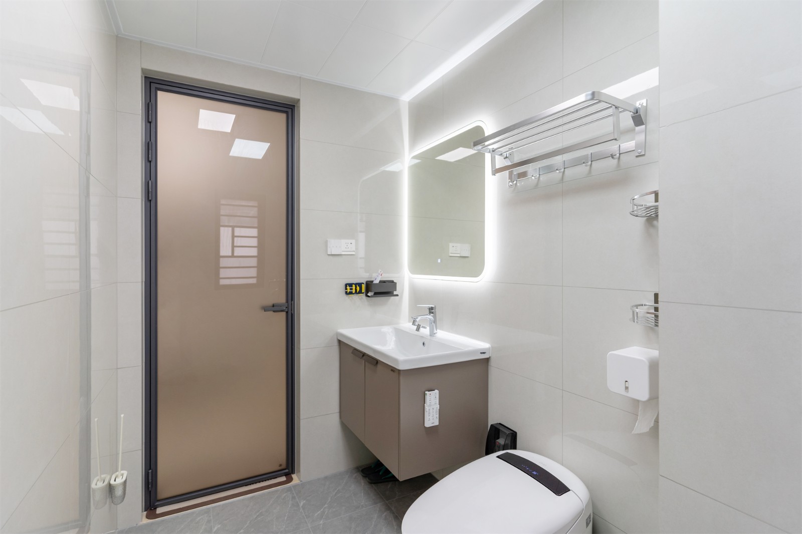 大唐新希望臻園116平奶油風(fēng)衛(wèi)生間裝修實景圖