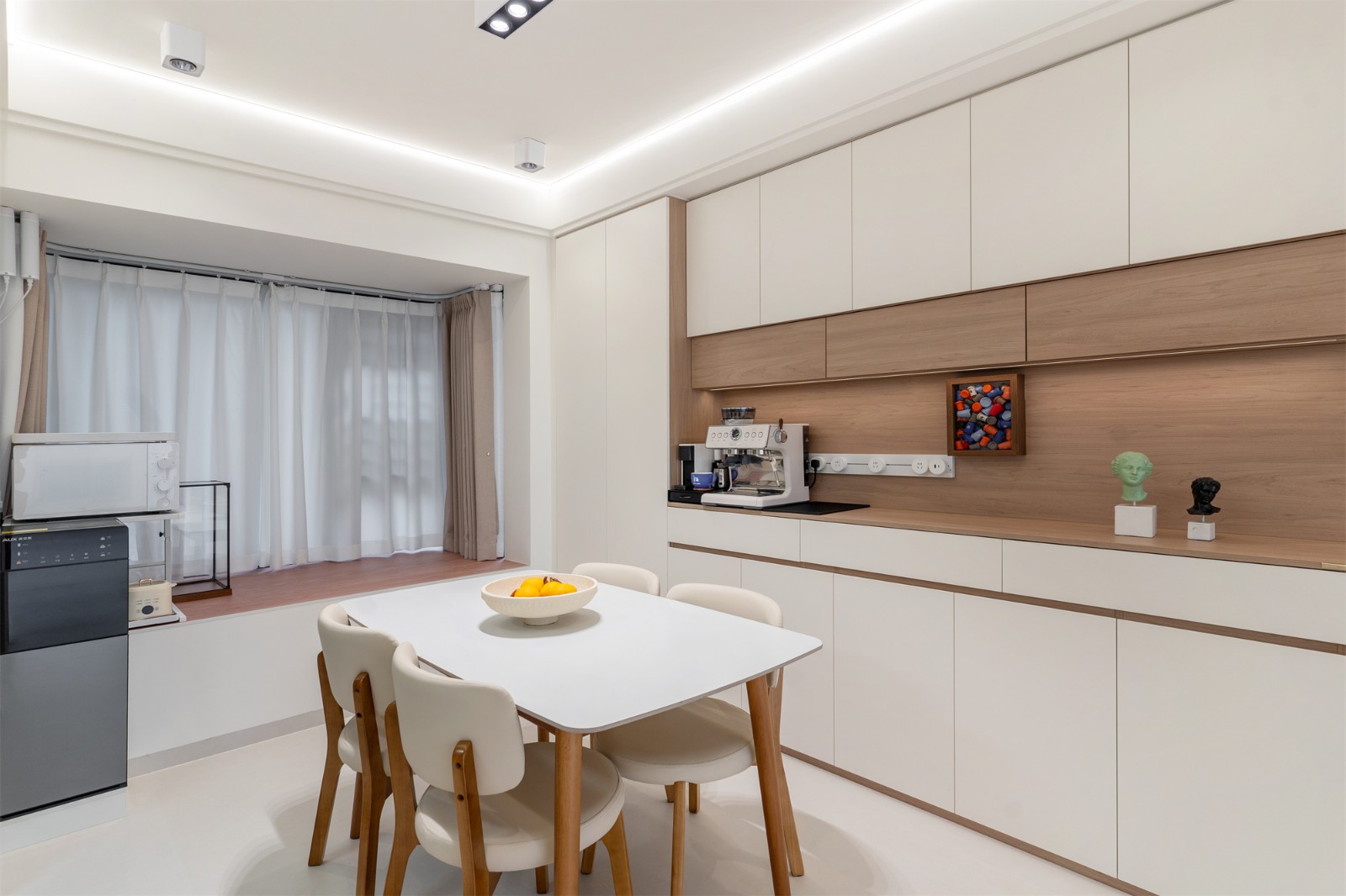 大唐新希望臻園116平奶油風(fēng)餐廳裝修實景圖