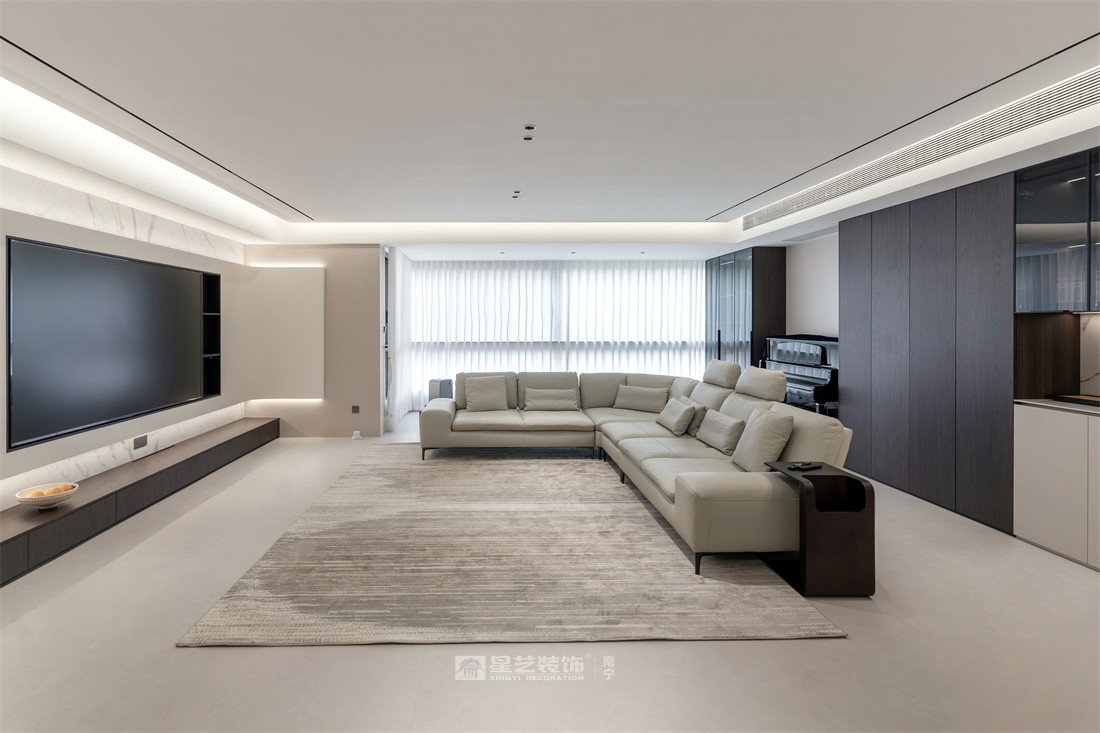 大唐臻觀196平現(xiàn)代簡約客廳裝修完工實(shí)景