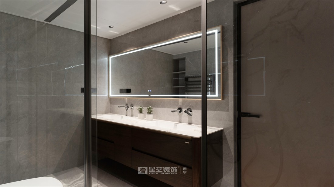 大唐臻觀196平現(xiàn)代簡約淋浴間裝修完工實(shí)景