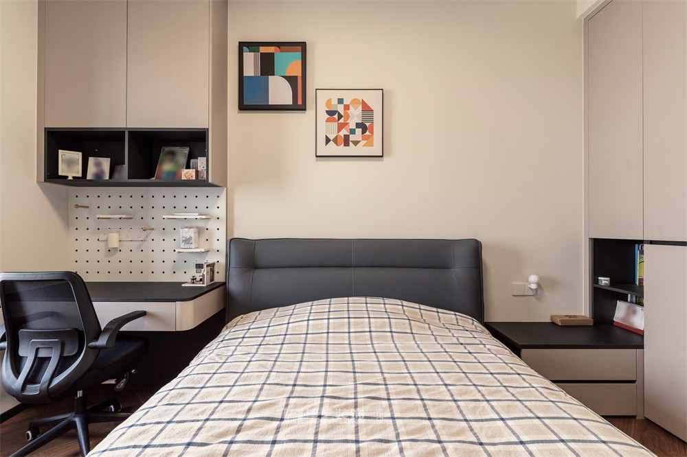 上水灣200平現(xiàn)代原木風臥室裝修完工實景圖