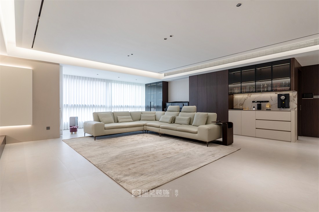 大唐臻觀196平現(xiàn)代簡約客廳裝修完工實(shí)景