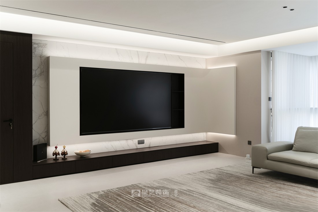 大唐臻觀196平現(xiàn)代簡約客廳裝修完工實(shí)景