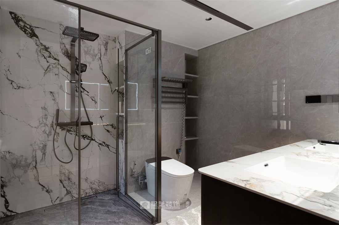 大唐臻觀196平現(xiàn)代簡約淋浴間裝修完工實(shí)景