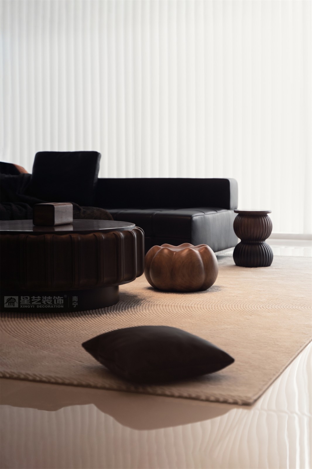 華潤(rùn)西園潤(rùn)府143平意式輕奢客廳裝修完工實(shí)景圖