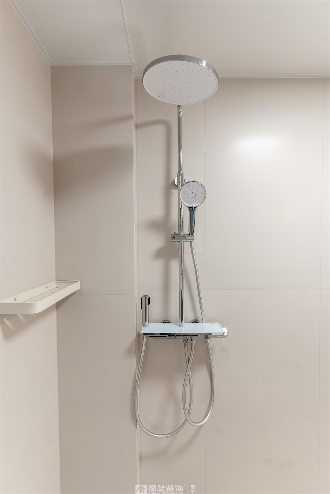 冠江墅169平現(xiàn)代極簡(jiǎn)衛(wèi)生間完工裝修實(shí)景圖