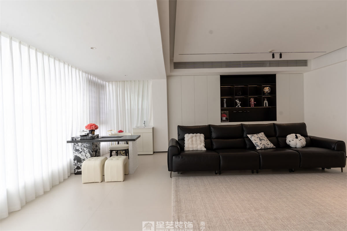 冠江墅169平現(xiàn)代極簡(jiǎn)客廳完工裝修實(shí)景圖