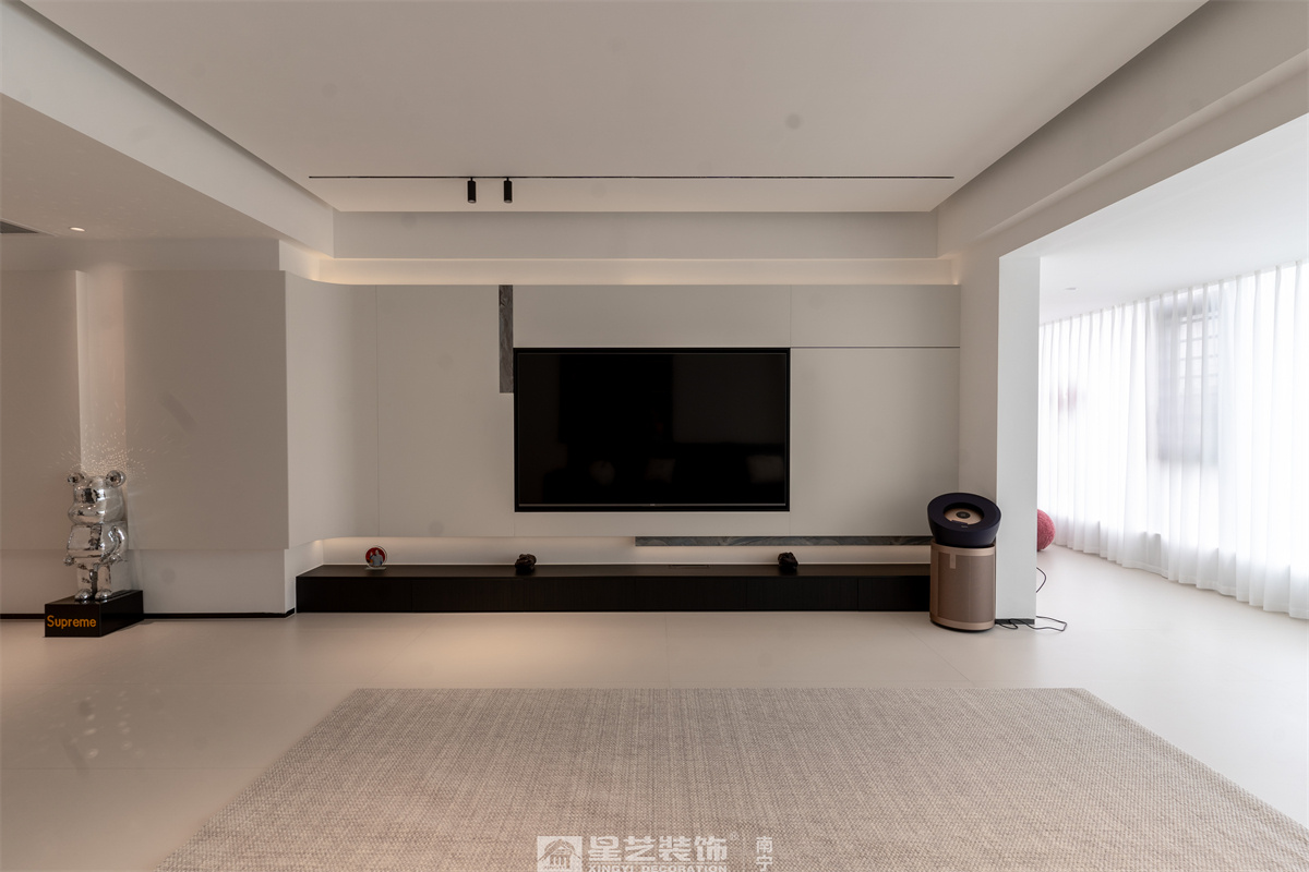 冠江墅169平現(xiàn)代極簡(jiǎn)客廳完工裝修實(shí)景圖